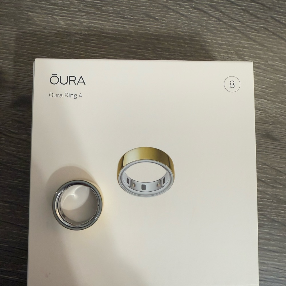 Oura Ring 4 in gold